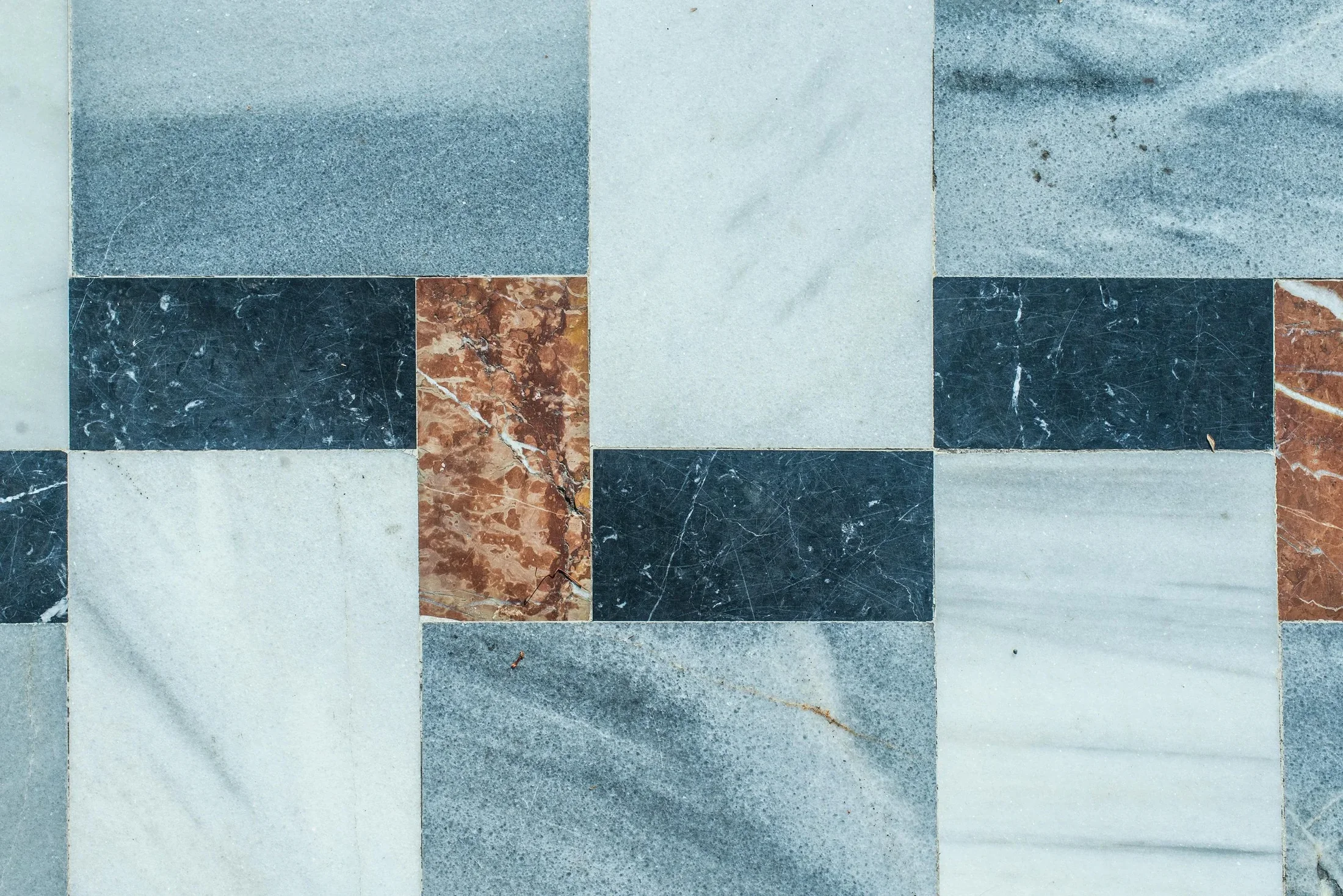 Stone and tile sample arrangement